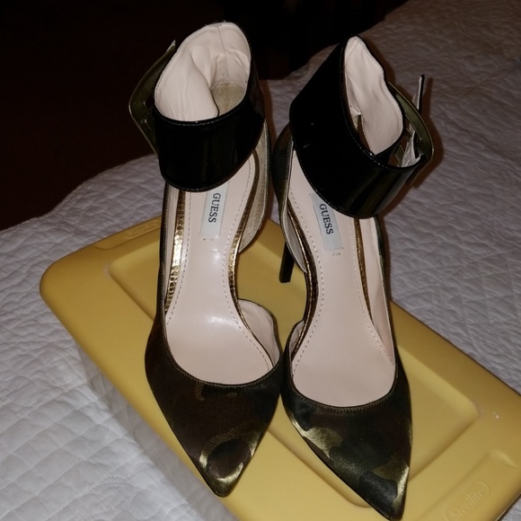 Guess camo heels - Picture 1 of 2
